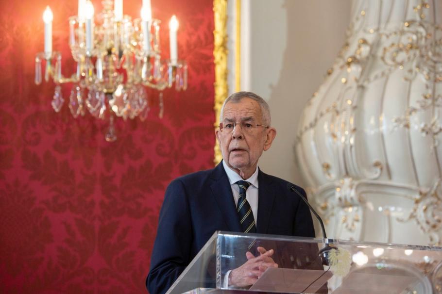 Preşedintele Austriei crede că România şi Bulgaria sunt pregătite să adere la Schengen. E "îngrijorat" de reputaţia ţării în faţa partenerilor europeni Preşedintele Austriei crede că România şi Bulgaria sunt pregătite să adere la Schengen. E "îngrijorat" de reputaţia ţării în faţa partenerilor europeni