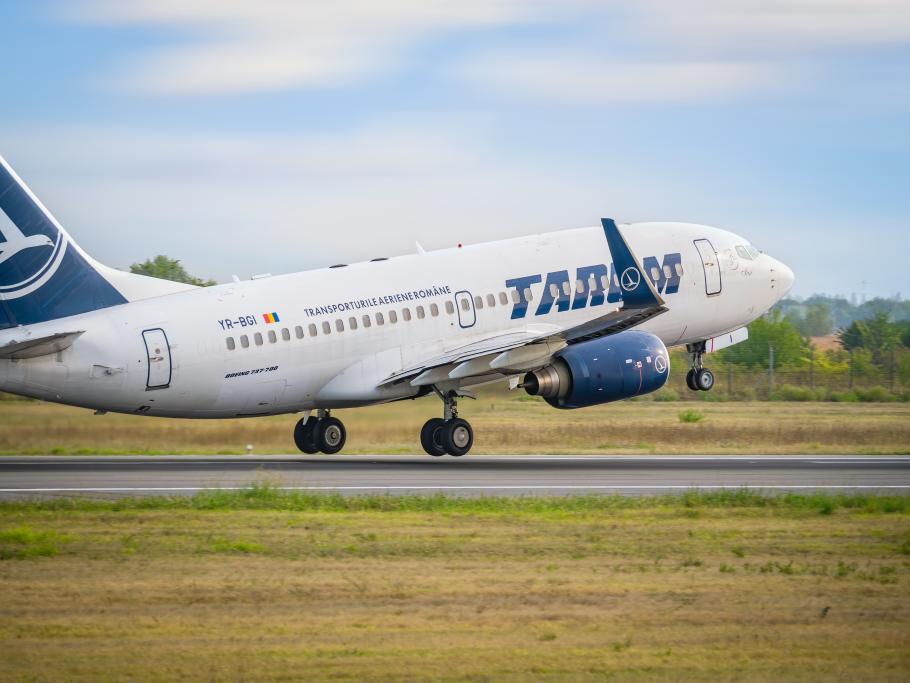 avion TAROM avion Boeing al companiei TAROM