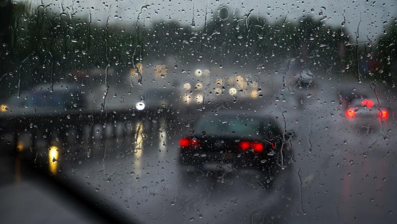 Vremea 27 martie 2023. Temperaturile rămân ridicate, însă sunt așteptate ploi, descărcări electrice şi posibil grindină