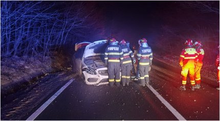 Accident pe un drum din Botoșani. Șoferul a ieșit de pe carosabil, după ce a vrut să evite o căprioară