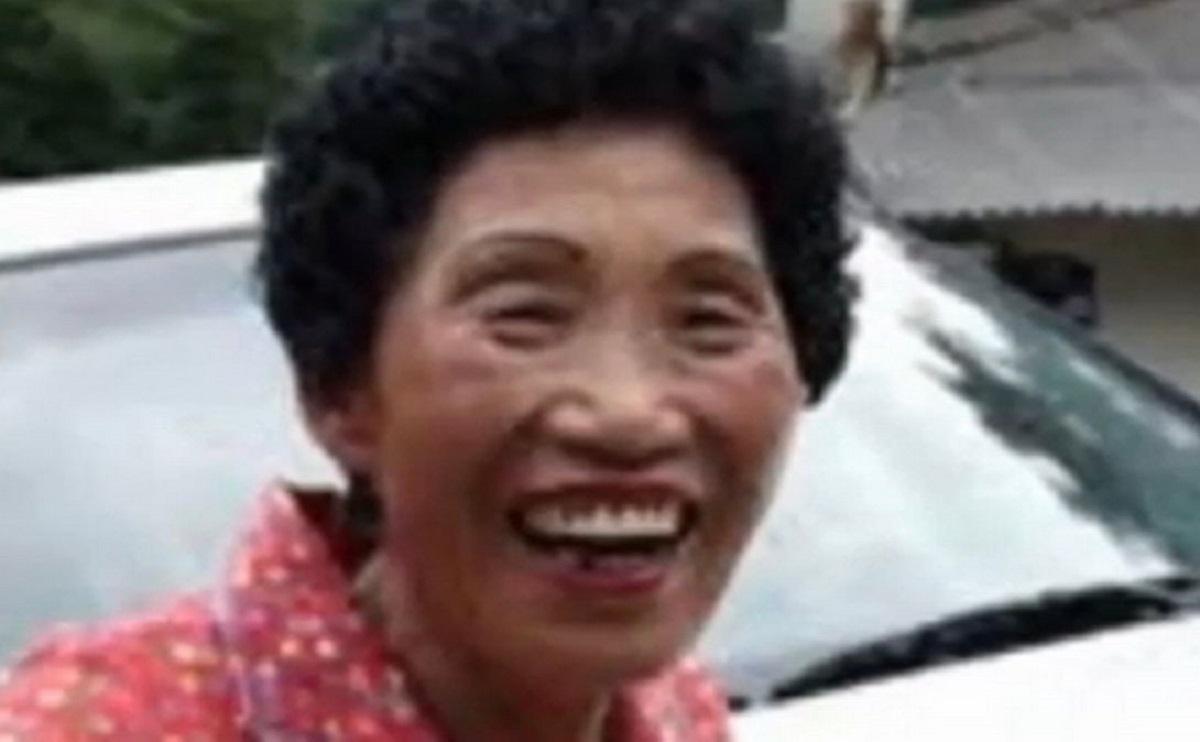 O femeie a trecut în sfârșit examenul de conducere la a 960-a încercare