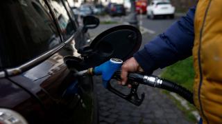 Care sunt preţurile la carburanţi astăzi, 28 martie 2023. Preţul la benzină a scăzut cu 3 bani pe litru