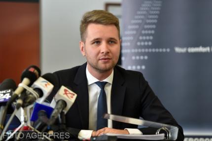 Alexandru Ivan, fost director general al Companiei Aeroporturi Bucureşti, reţinut pentru trafic de influenţă