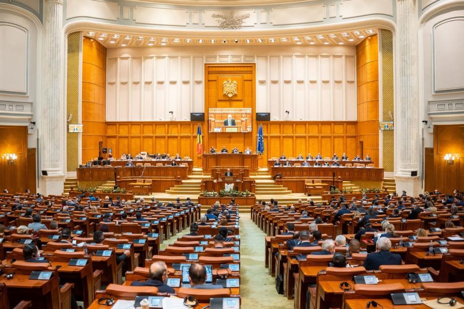 Ministerul Justiţiei anunţă că va susţine adoptarea de către Camera Deputaţilor a unui prag de 9.000 de lei pentru abuzul în serviciu Ministerul Justiţiei anunţă că va susţine adoptarea de către Camera Deputaţilor a unui prag de 9.000 de lei pentru abuzul în serviciu