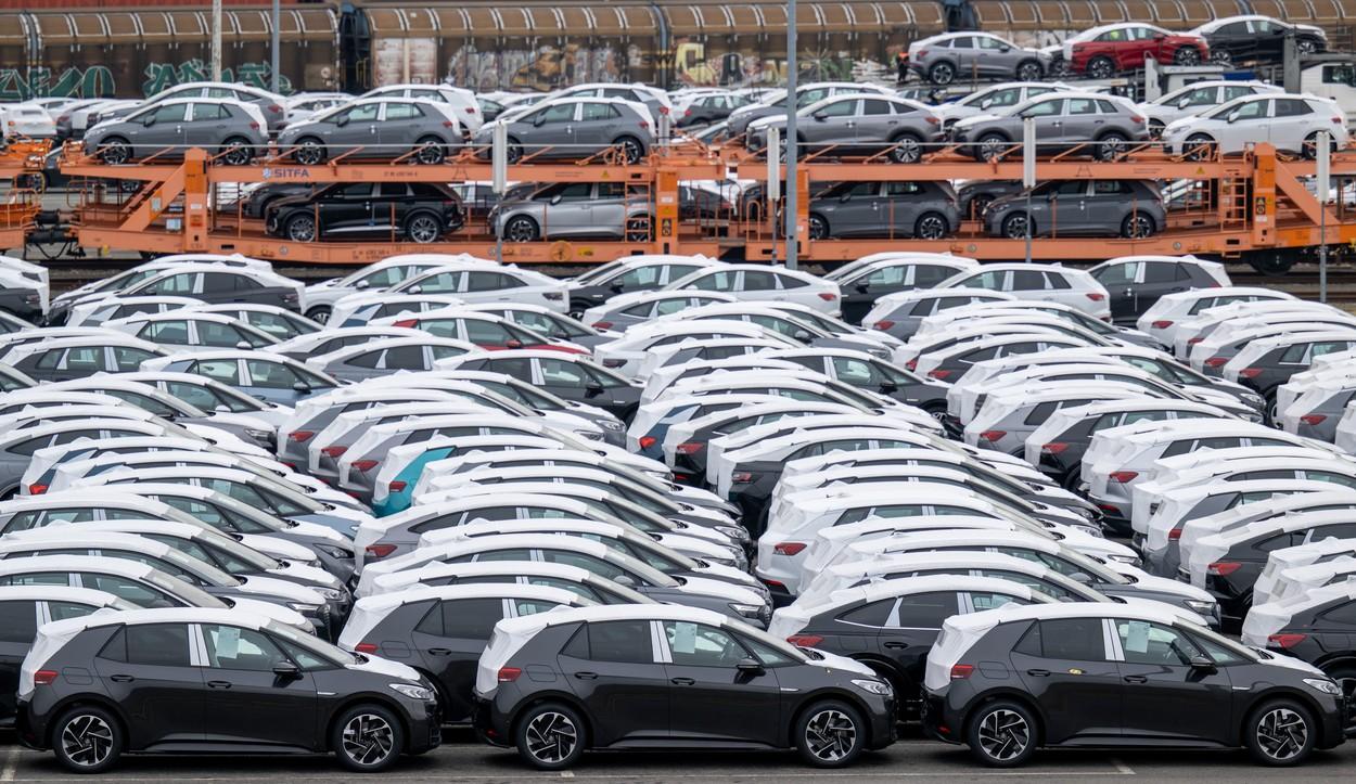 Masini electrice la o uzină Volkswagen din Germania.
