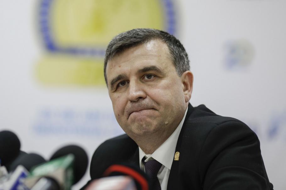 Crin Bologa cere pensionarea la 51 de ani după ce Predoiu nu l-a mai dorit la șefia DNA Crin Bologa cere pensionarea la 51 de ani după ce Predoiu nu l-a mai dorit la șefia DNA