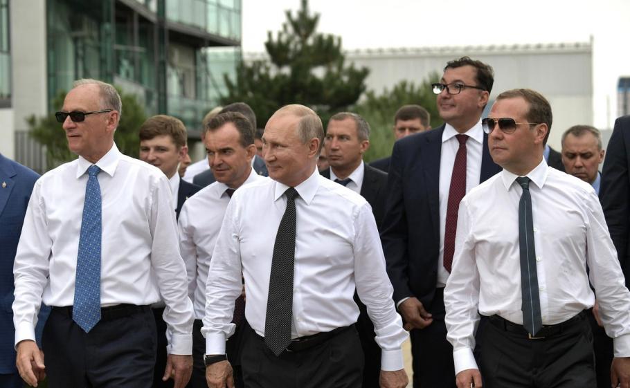 "Putin e Satana. El şi Medvedev sunt nişte liliputani terminaţi". Înregistrarea în care doi oligarhi ruşi îl critică pe liderul de la Kremlin "Putin e Satana. El şi Medvedev sunt nişte liliputani terminaţi". Înregistrarea în care doi oligarhi ruşi îl critică pe liderul de la Kremlin
