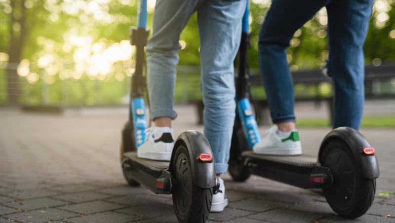 Franţa interzice copiilor sub 14 ani să folosească trotinete electrice. Noi reguli şi amenzi mai aspre
