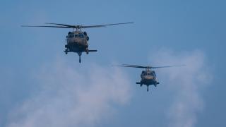 Două elicoptere Black Hawk ale armatei SUA s-au ciocnit și apoi s-au prăbușit în Kentucky. Ar putea fi până la 9 morți