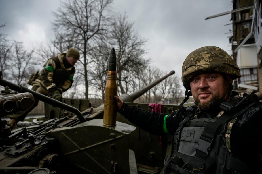 Ruşii sunt măcelăriţi la Bahmut, susţine generalul american Mark Milley. Noua metodă de atac a armatei lui Putin în Ucraina Ruşii sunt măcelăriţi la Bahmut, susţine generalul american Mark Milley. Noua metodă de atac a armatei lui Putin în Ucraina