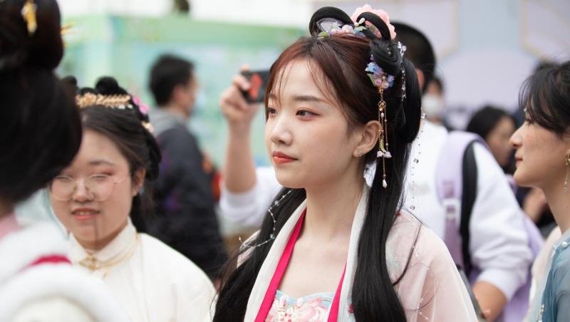 În China, elevii pot să-şi ia vacanţă de o săptămână ca să-şi găsească iubite. Ce le-au cerut profesorii