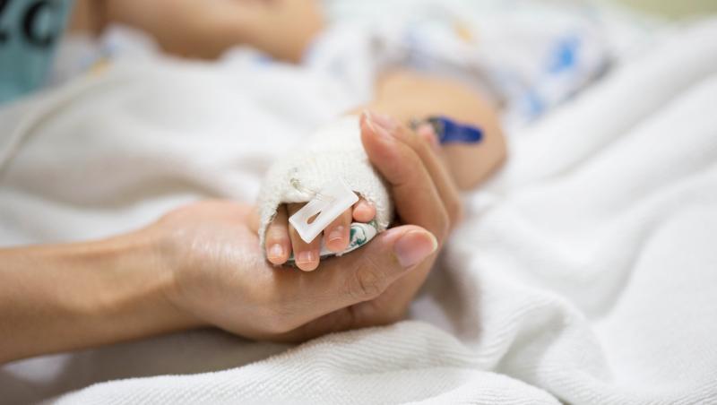 Medicii italieni au extirpat o tumoare de 2 kg din ficatul unei fetiţe de 10 luni. Cântărea cât un sfert din greutatea copilului