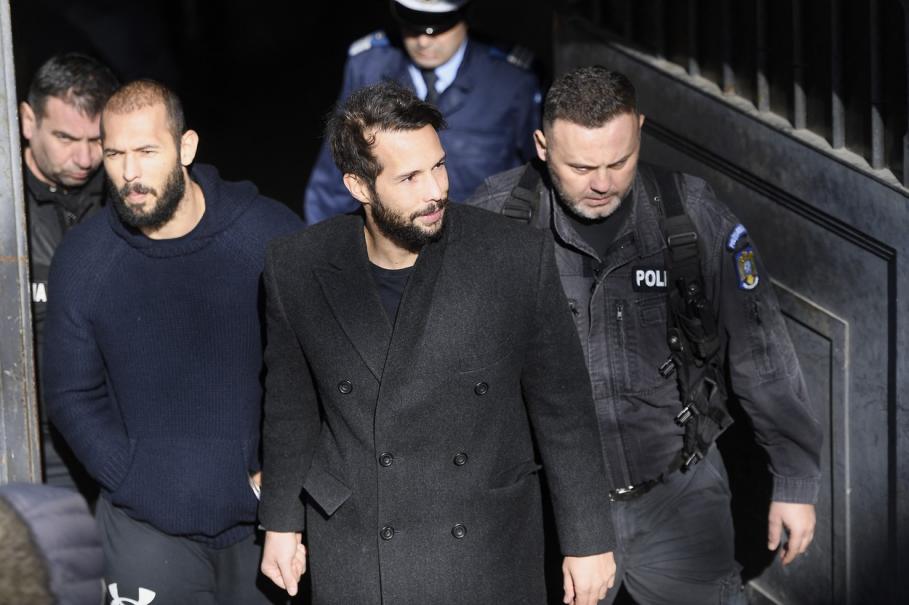 Fraţii Tate vor fi eliberaţi. Cei doi rămân în arest la domiciliu Fraţii Tate vor fi eliberaţi. Cei doi rămân în arest la domiciliu