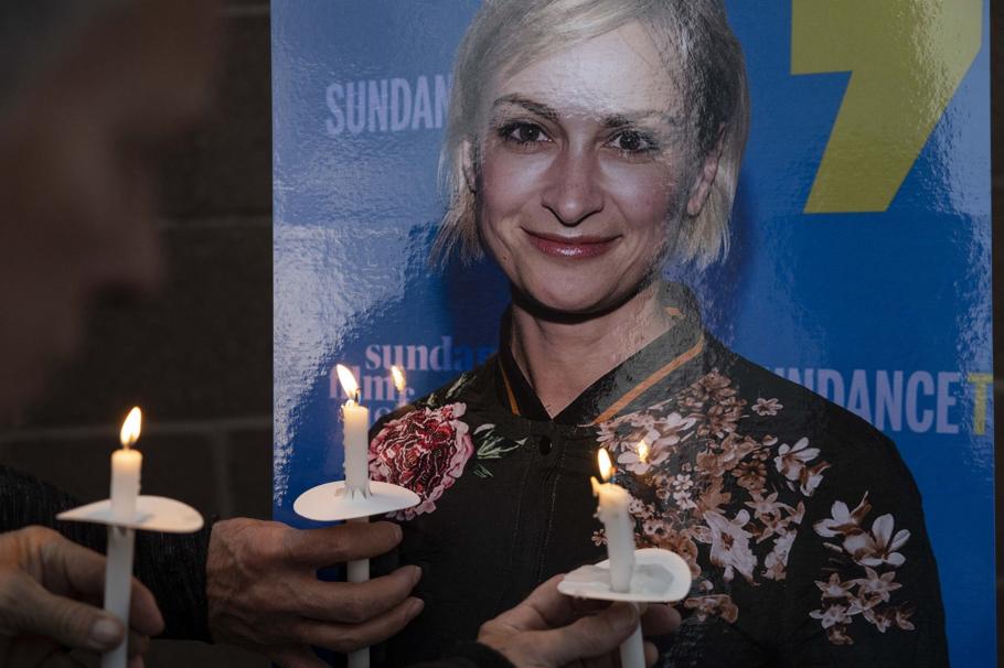 Halyna Hutchins, regizoare de imagine ucisă în timpul filmărilor din New Mexico pentru filmul western "Rust". Halyna Hutchins, regizoare de imagine ucisă în timpul filmărilor din New Mexico pentru filmul western "Rust".