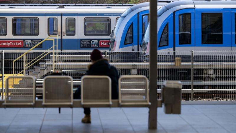 Cum au reuşit un grup de români să provoace întârzieri ale trenurilor de peste 1.400 de minute, în Germania. Două persoane, arestate