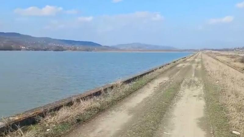 Trupul unui bărbat din Curtea de Argeş, luat de viituri, găsit după mai bine de o lună în barajul Zigoneni