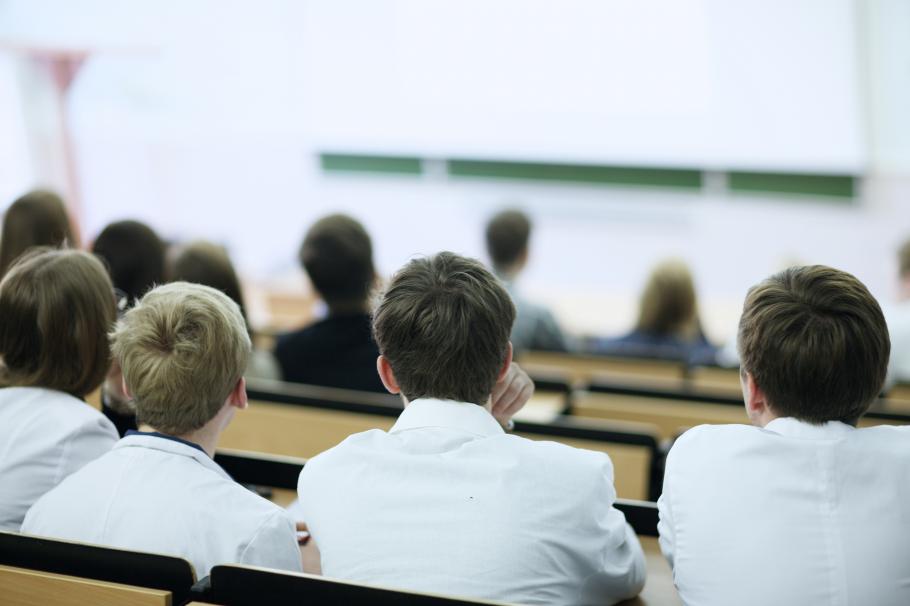 Studenții români vor putea efectua stagii în universitățile din străinătate. Cum se desfășoară programul și de când ar putea intra în vigoare Studenții români vor putea efectua stagii în universitățile din străinătate. Cum se desfășoară programul și de când ar putea intra în vigoare