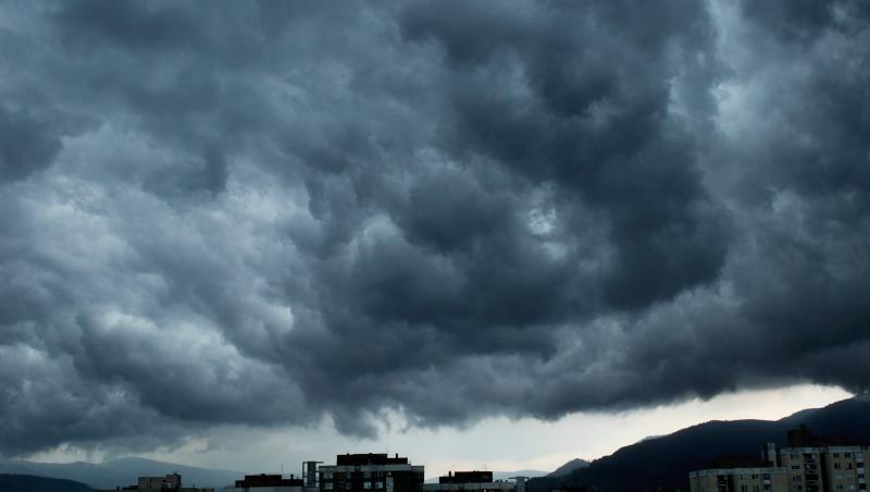 Vreme la extreme în România. ANM anunță 22 de grade în sudul și sud-estul țării, ploi și vânt puternic în rest