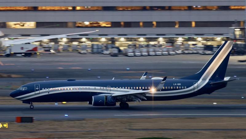 PSD vrea să cumpere aeronavă prezidenţială după ce Iohannis a mers cu un avion privat în Japonia