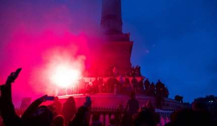 Un sindicalist francez a murit după ce a căzut de pe o statuie şi s-a lovit la cap în timpul manifestaţiilor împotriva reformei pensiilor