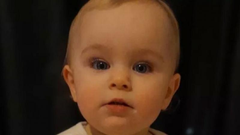 Sfârşit tragic pentru o fetiţă de nici doi ani. Micuţa s-a stins după ce şi-a prins capul într-un cadru de pat. Accident devastator în casa din Anglia