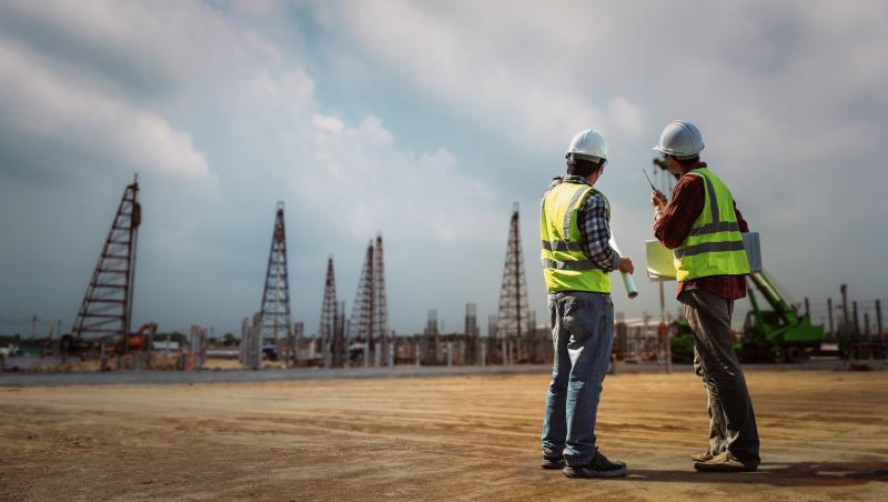 Povestea pensionarului britanic care refuză să-și vândă casa deși se construiește un parc industrial în jurul ei:  "Nu am ce face cu banii"