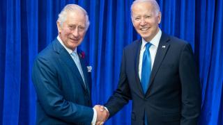 Joe Biden nu va participa la încoronarea regelui Charles al III-lea. Cine ar putea reprezenta SUA în locul președintelui la ceremonie