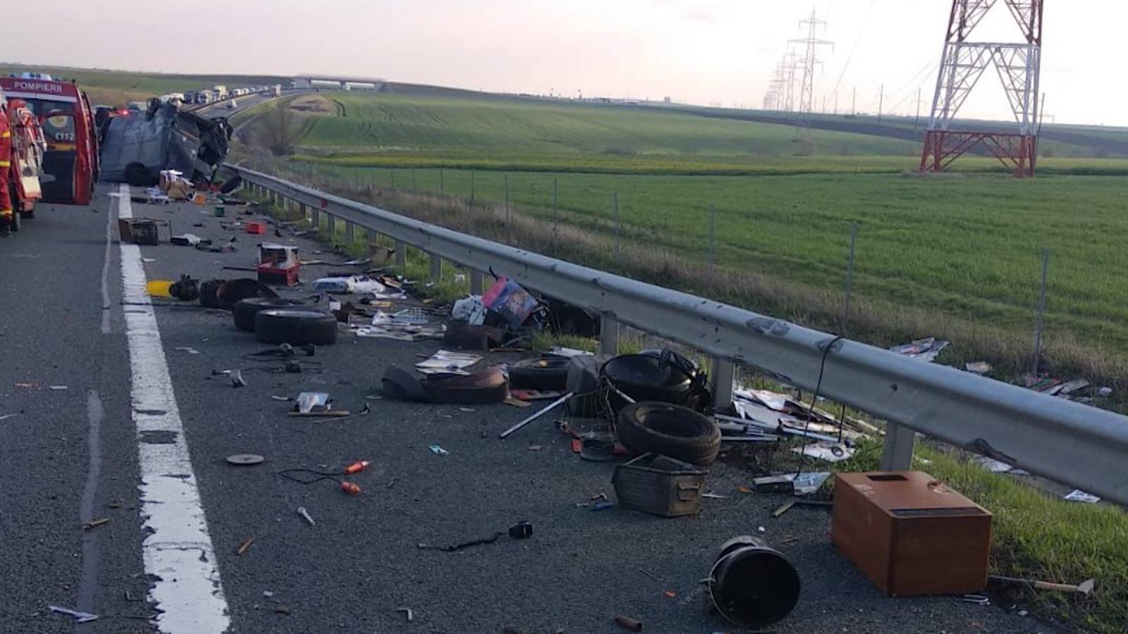 Accident cu trei răniţi pe A1