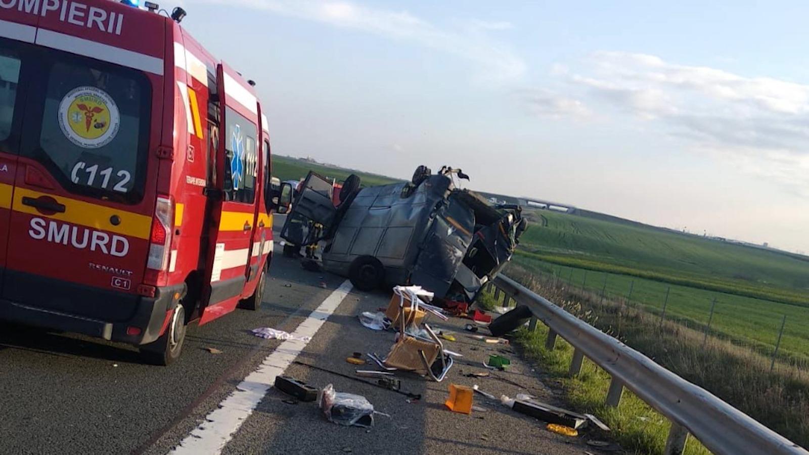 Accident cu trei răniţi pe A1