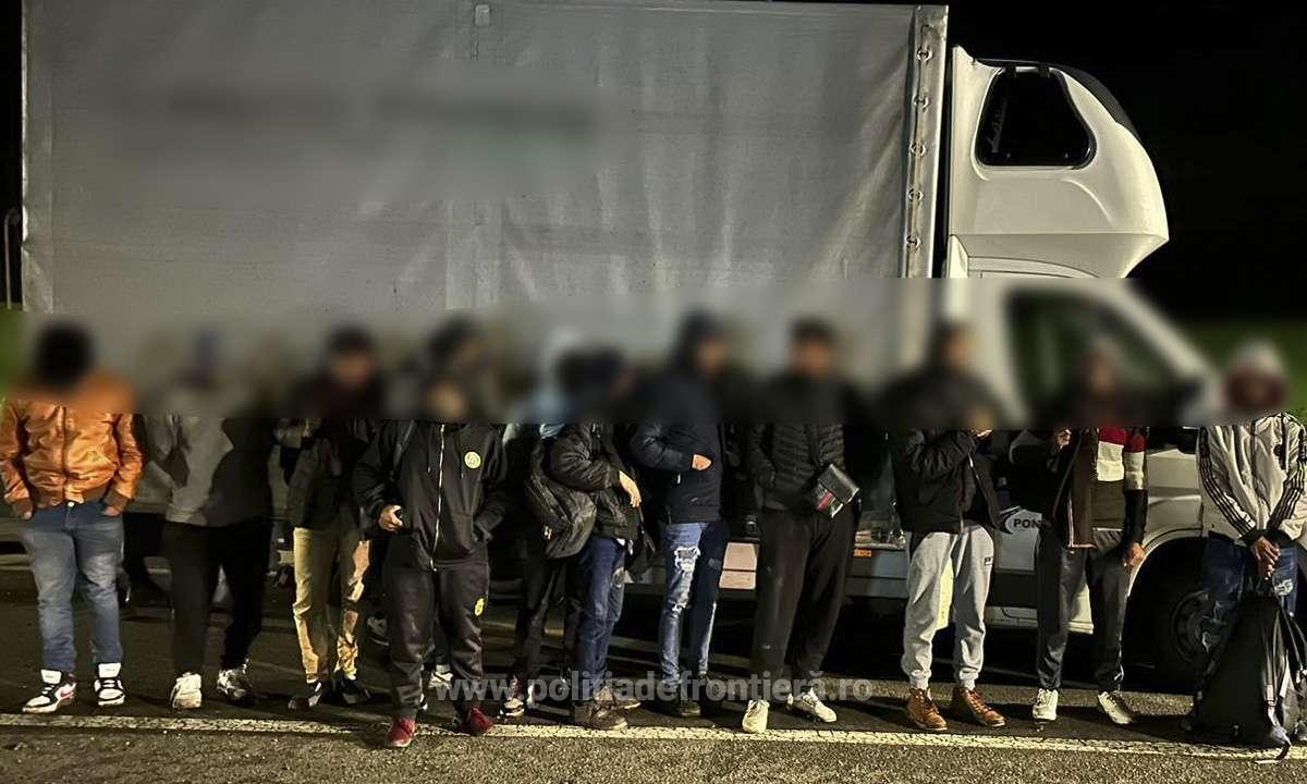 115 migranţi descoperiţi traversând ilegal graniţa spre Vest la Vama Nădlac