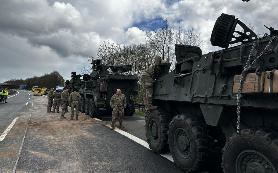 7 soldați americani răniți uşor. Două blindate aflate într-un convoi s-au ciocnit pe autostradă din Bavaria