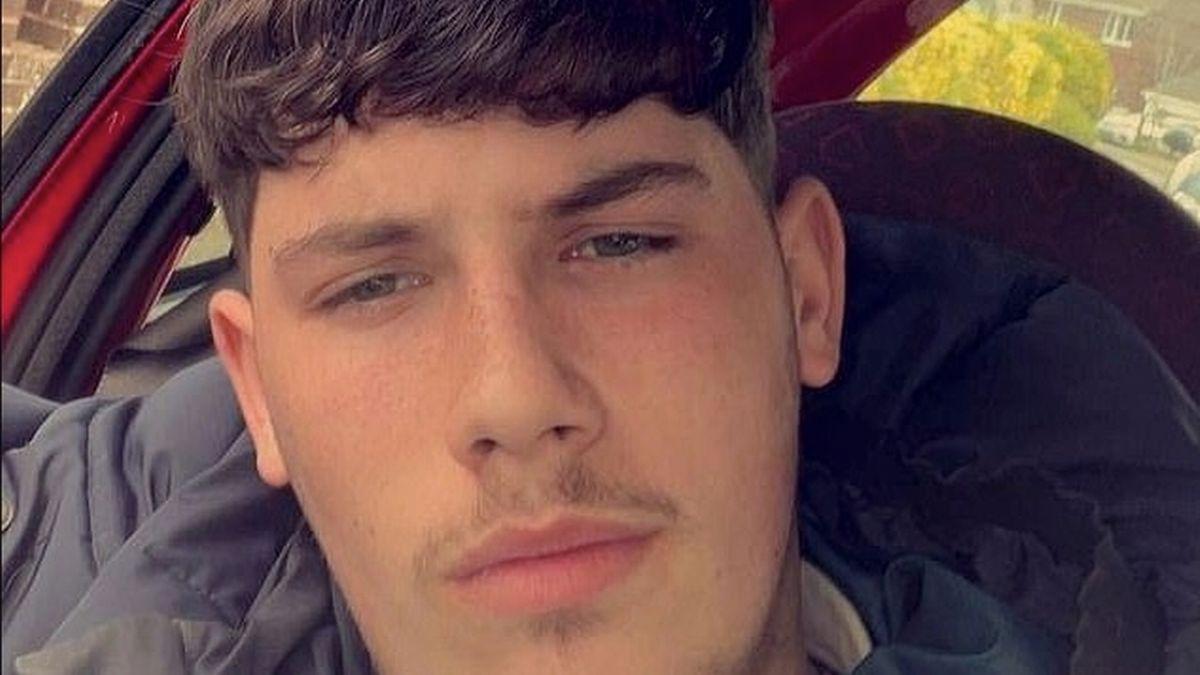 Doi adolescenți de 16 și 18 ani și un bărbat de 30 de ani au pierit într-o mașină în flăcări, pe un drum din UK