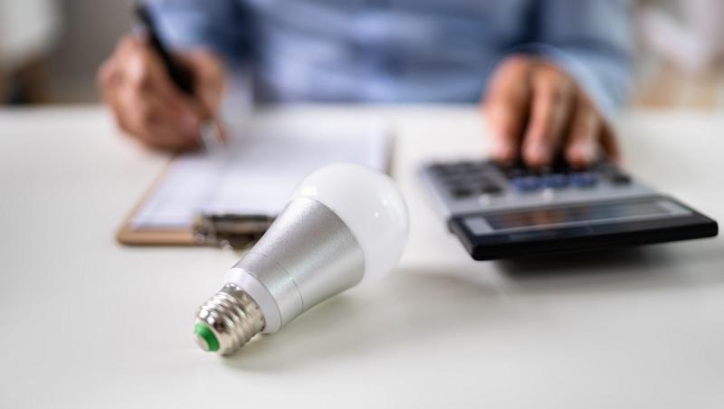 Ce se poate plăti cu cardul de energie. Modalităţi de a-l folosi