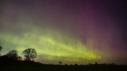 Aurora boreală, fenomen specific zonelor nordice, a putut fi văzută şi din România. Cum a fost posibil