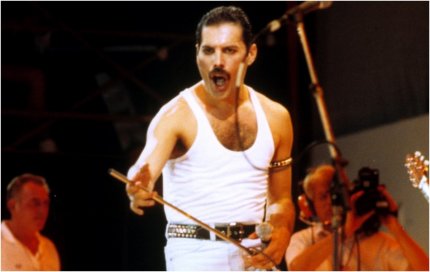 Cu cât ar putea fi vândute versurile scrise de mână de Freddie Mercury pentru "We are the Champions"