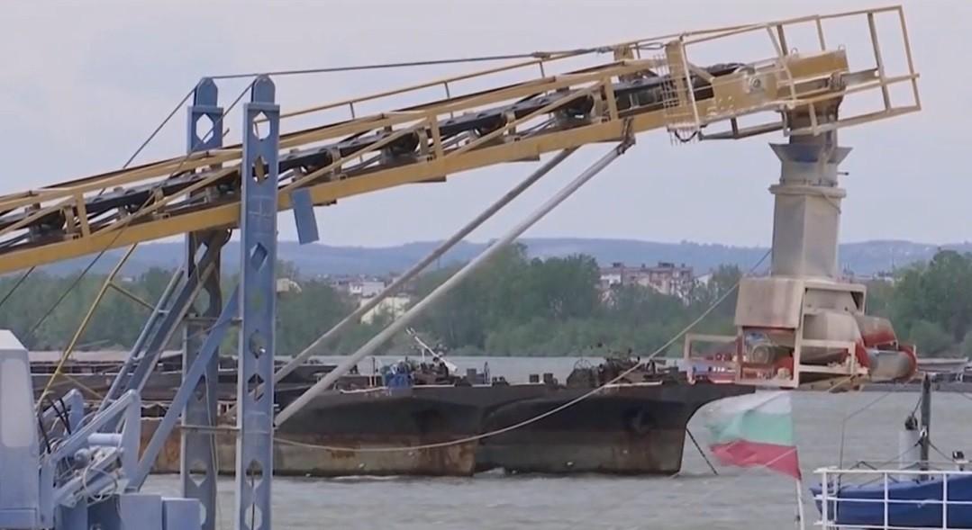 Statul oferă 45 de milioane de euro pentru modernizarea porturilor de la Dunăre, dar nimeni nu se înghesuie să semneze contracte
