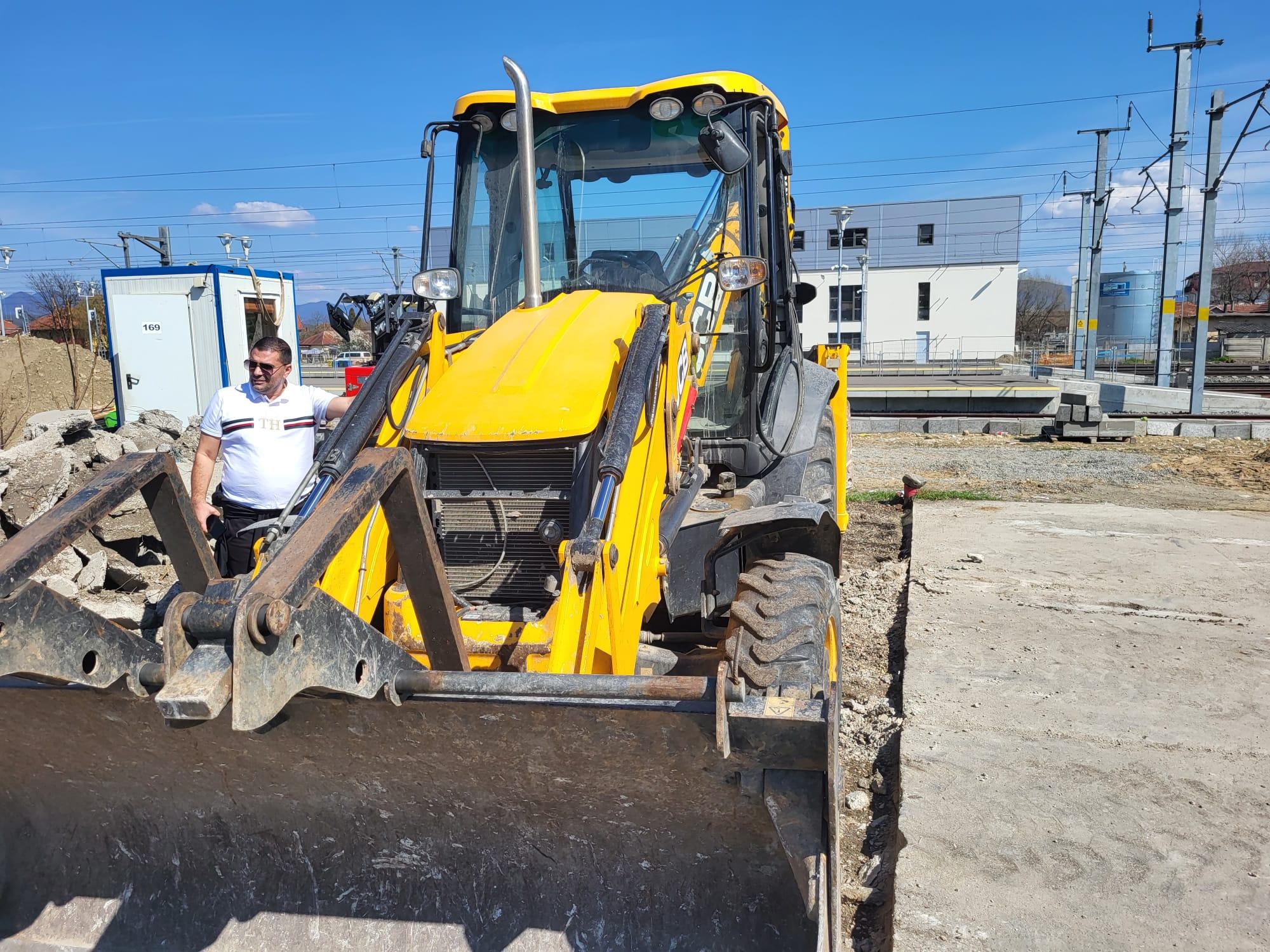 Cu cât vinde ANAF un excavator