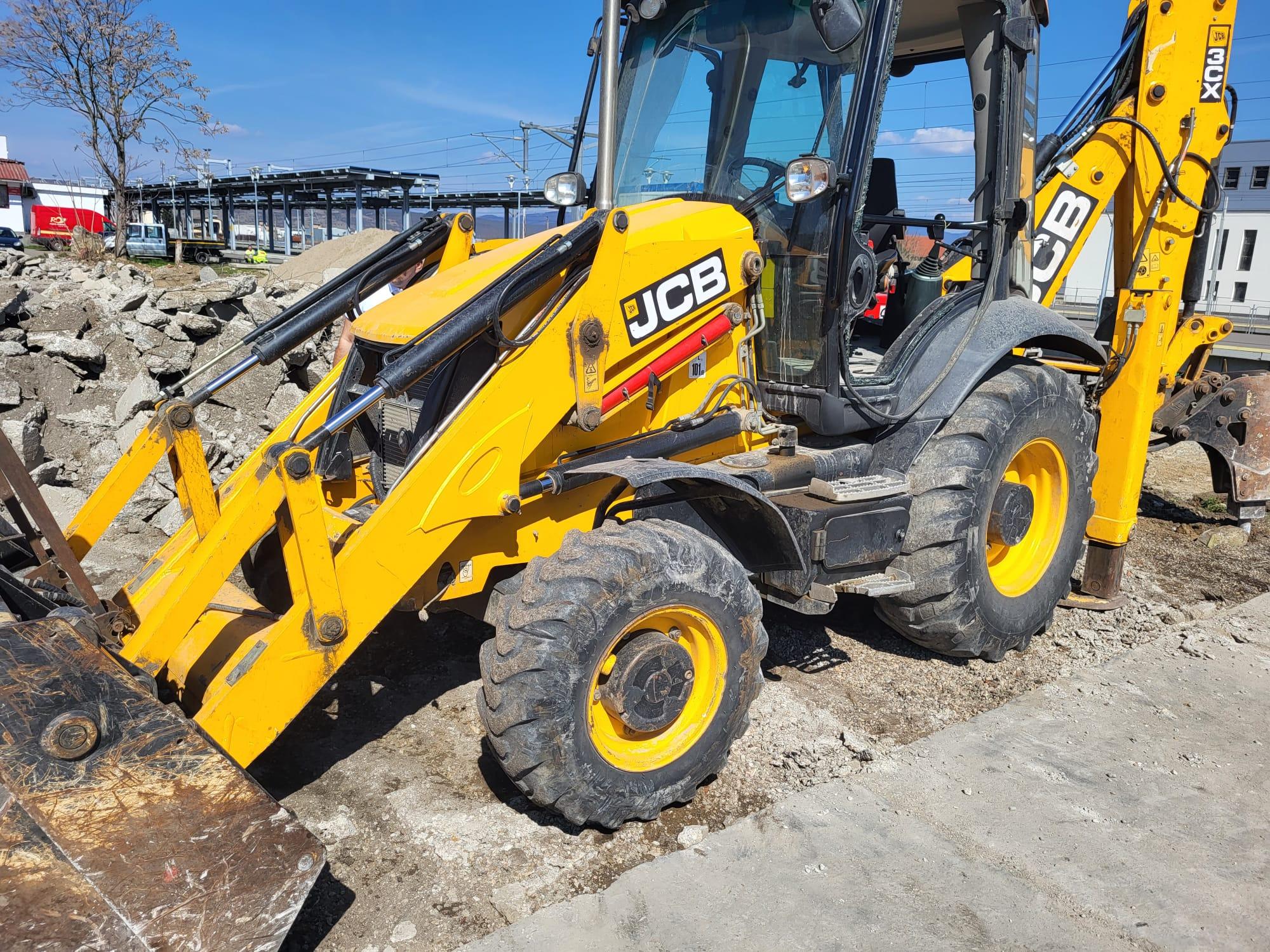 Cu cât vinde ANAF un excavator