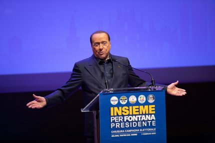 Silvio Berlusconi are leucemie cronică şi infecţie pulmonară