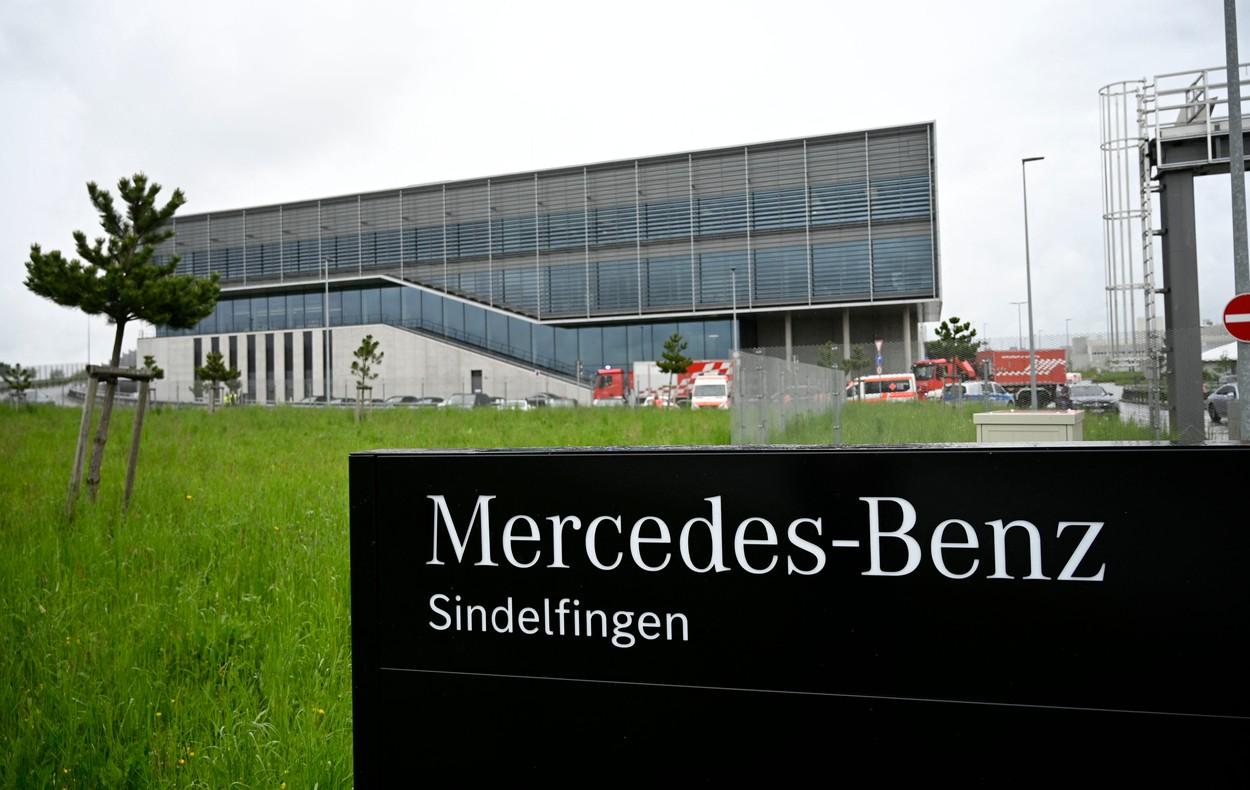Împuşcături la o uzină Mercedes-Benz din Berlin. O persoană ucisă şi alta rănită grav. Atacatorul a fost arestat