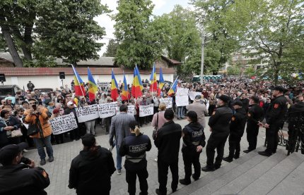 Protest în faţa Curţii Constituţionale din Chişinău