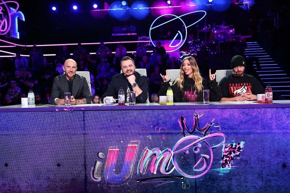 Delia, lacrimi de fericire la iUmor, după ce Alex Găvan i-a făcut două surprize în cadrul ediției speciale de roast: „Mi-au mers la inimă!“