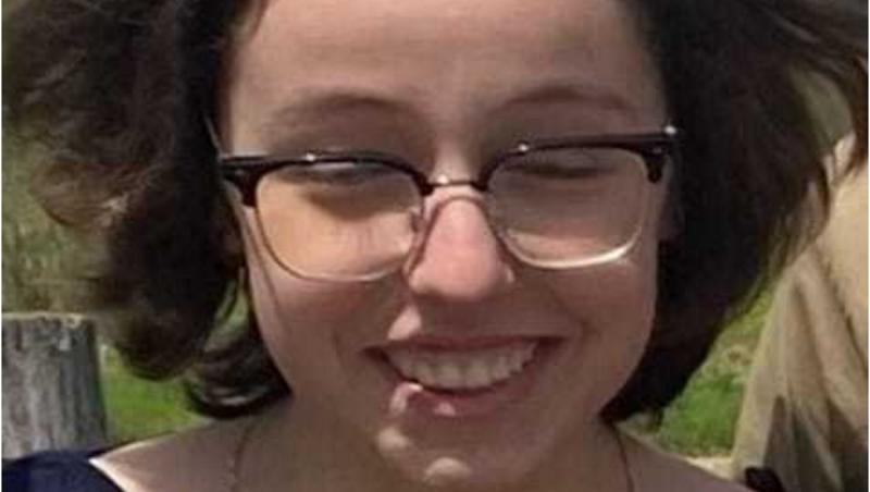 O copilă de 13 ani a dispărut, după ce a plecat să se plimbe în pădurea din jurul Mănăstirii Brătienilor și nu s-a mai întors