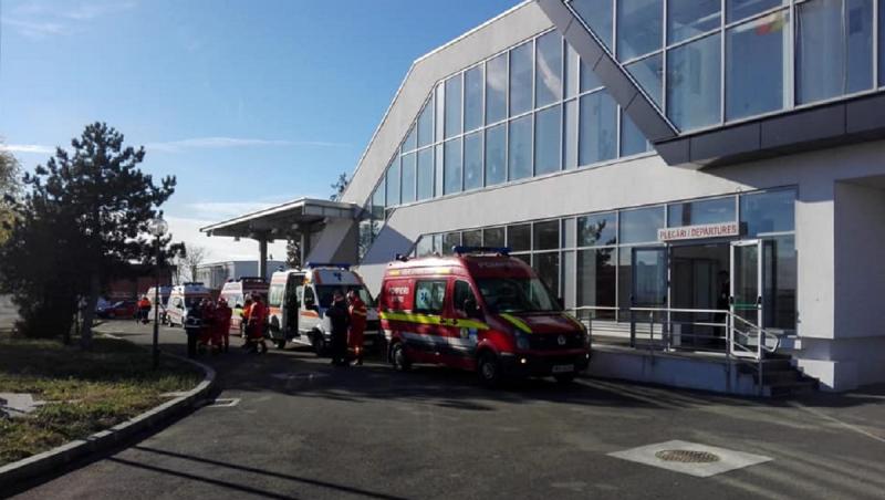 Clipe de coşmar pe aeroportul din Satu Mare. Un bărbat a murit subit, după ce a coborât din avionul care l-a adus de la Londra