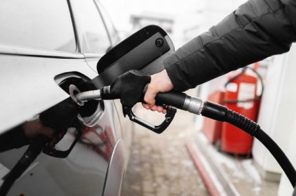 Preţurile la carburanţi sunt în scădere faţă de zilele precedente