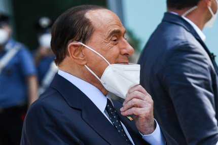 Silvio Berlusconi a fost externat