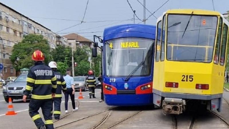 Două tramvaie s-au ciocnit la un macaz, în Oradea. O persoană a fost rănită