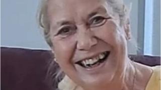 O femeie de 81 de ani a murit, după ce a fost spulberată pe trecerea de pietoni de o motocicletă care o escorta pe ducesa de Edinburgh