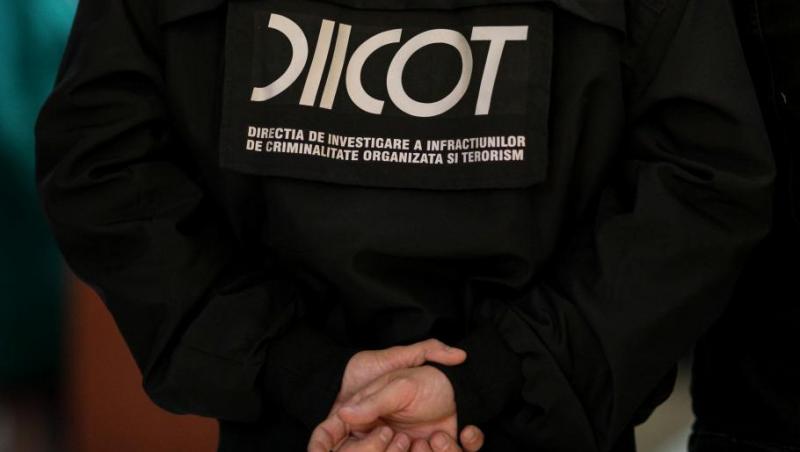 Opt fete, dintre care una minoră, obligate să se prostitueze în Franța. Descinderi DIICOT în 5 locaţii: acuzaţii de trafic de persoane şi minori