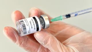 Comisia Europeană negociază cu Pfizer şi BioNTech pentru reducerea livrărilor de vaccinuri Covid-19